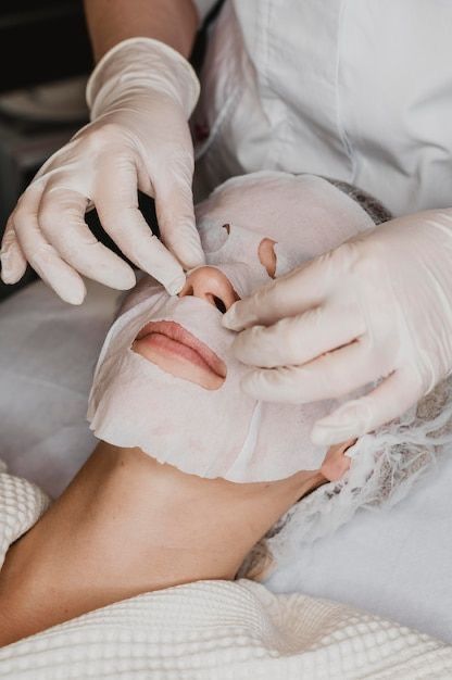 Medikal Cilt Bakımı – klinik tedavi galeri görseli 3
